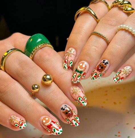 💅 jellybayn_nails 👈 Instagram Christmas Nail Set, Christmas Holiday Nails, Classic Christmas Treats, Christmas Nails Designs, Holiday Nails Christmas, Nails Christmas, Snowflake Nails, Cookies Christmas, Winter Nail Designs