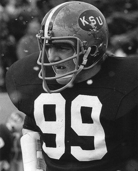 Jack Lambert / Kent State Jack Lambert, College Sport, College Football Players, Sports Wear Fashion, Football College, Nfl Football Players, Pittsburg Steelers, Kent State, Pittsburgh Steelers Football