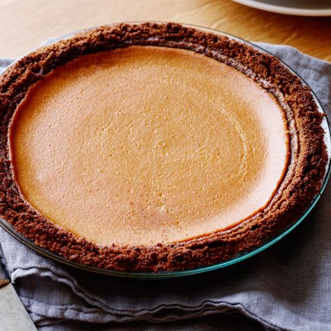 Pumpkin Pie Video, Classic Pumpkin Pie Recipe, Classic Pumpkin Pie, Video Food, Pumpkin Pie Recipe, Alton Brown, Ginger Snap Cookies, Ree Drummond, Pumpkin Pie Recipes