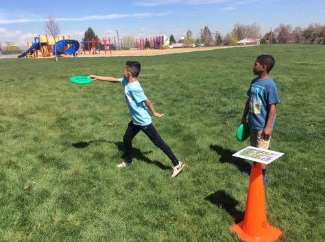 Frisbee Games Physical Education, Frisbee Games For Elementary Pe, Frisbee Games For Kids, Disc Activities, Frisbee Games, Elementary Physical Education, Throwing Games, Elementary Pe, Physical Education Lessons