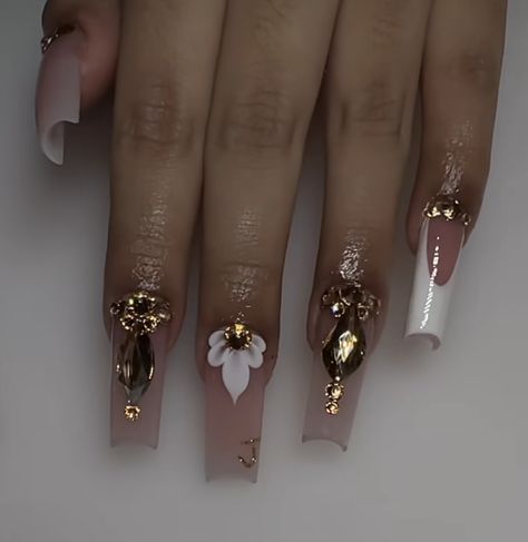 Gold Nails With Rhinestones Short, Bling Almond Nails Rhinestones, Almond Bling Nails, Gold Quince Nails, Dance Nails, Longer Nails, Women Things, Nails Rhinestones, Quince Nails