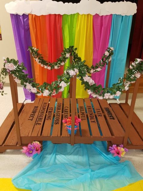 Our talented troop leader, Alda Redner, made this beautiful bridge out of 3 pallets. Girl Scout Bridge Diy, Bridging Ceremony Decorations, Girl Scout Bridge, Bridging Ceremony Ideas, Parade Banner, Girl Scout Daisy Activities, Girl Scout Meeting Ideas, Bridging Ceremony, Girl Scout Gifts