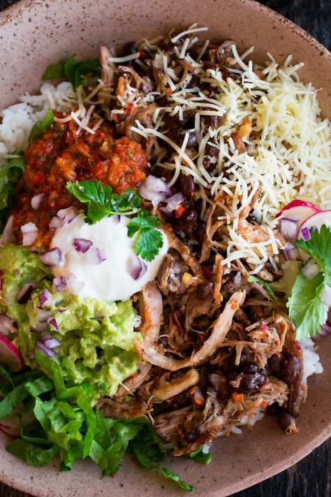 Carnitas Burrito Bowl, Mexican Bowl Recipe, Low Carb Burrito, Red Pepper Salsa, Carnitas Burrito, Mexican Bowl, Yummy Bowl, The Original Dish, Bowls Recipes