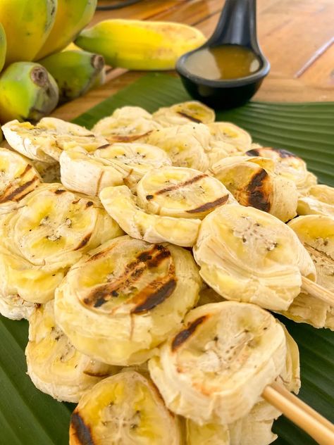 Thai Grilled Bananas Dessert – hungryinThailand Grilled Banana Dessert, Bananas Dessert, Chicken Pad Thai Recipe, Thai Banana, Coconut Caramel Sauce, Easy Thai Recipes, Grilled Bananas, Chicken Pad Thai, Banana Dessert Recipes