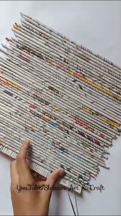 Paper Stick Craft, Rolled Magazine Art, Recycled Magazine Crafts, Newspaper Craft, Diy Newspaper, Newspaper Crafts Diy, Recycled Magazine, Cardboard Crafts Diy, Bear Patterns