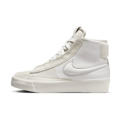 Nike Blazer Mid Victory, Nike Blazers Mid, Nike Blazer Mid, Nike Accessories, Nike Dunk High, Blazer Designs, Blazer Mid, Classic Blazer, Women Lifestyle