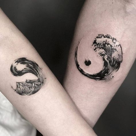 Skull Couple Art, Matching Arm Tattoos, Tattoo Ideas For Couples, Minnie Tattoo, Maching Tattoos, Ying Yang Tattoo, Couple Matching Tattoo, Tattoos Infinity, Panda Tattoo