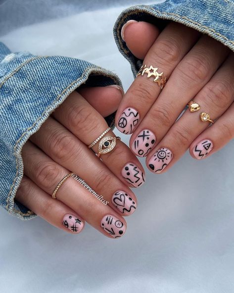 Nail Art Funky, Lexi Nails, Short Summer Nails, Summer Nails 2024, Nails Love, Retro Nails, Subtle Nails, Summery Nails, Casual Nails