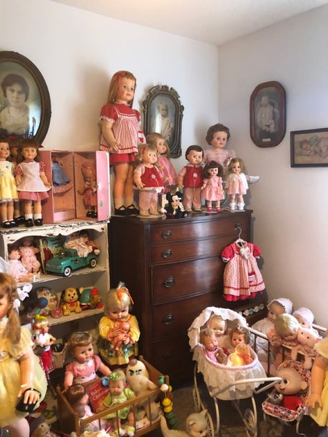 Antique Doll Display, Porcelain Doll Collection Display, Vintage Doll Collection, Doll Collection Display, Vintage Toy Display, Toy Collection Display, Creepy Toys, Doll Museum, Baby Doll Nursery