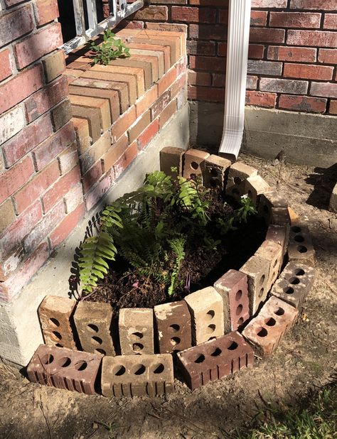 Brick Flower Bed Border, Brick Flower Bed, Flower Bed Borders, Line Flower, Bed Wall, Flower Bed, Outdoor Ideas, Flower Beds, Garden Beds