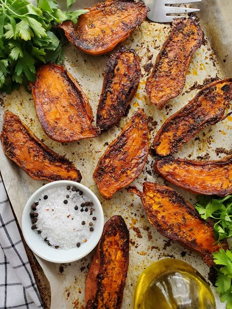 Roasted Yams, Sweet Potato Oven, Sweet Potato Recipes Roasted, Sweet Potato Recipes Baked, Twice Baked Sweet Potatoes, Sides Recipes, Healthy Meal Ideas, Fry Recipes, Potato Side Dishes