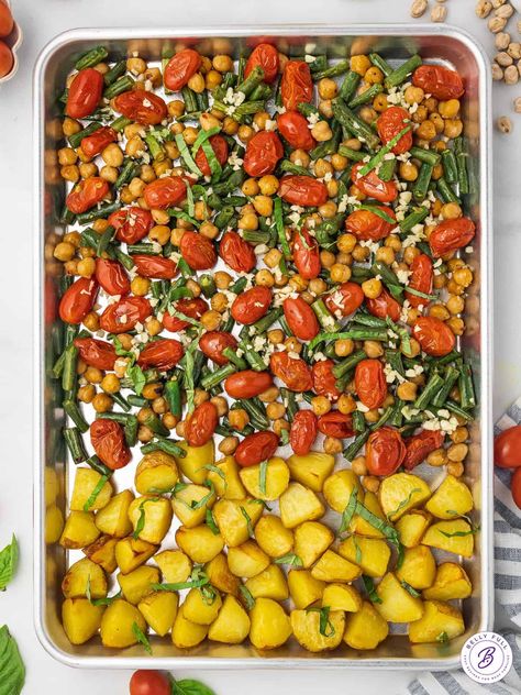 Corn Green Beans Tomatoes, Green Beans Tomatoes Recipes, Green Bean Sheet Pan Dinner, Potato Tomato Recipe, Vegetable Sheet Pan, Green Beans Tomatoes, Potatoes Green Beans, Can Green Beans, Green Beans And Potatoes