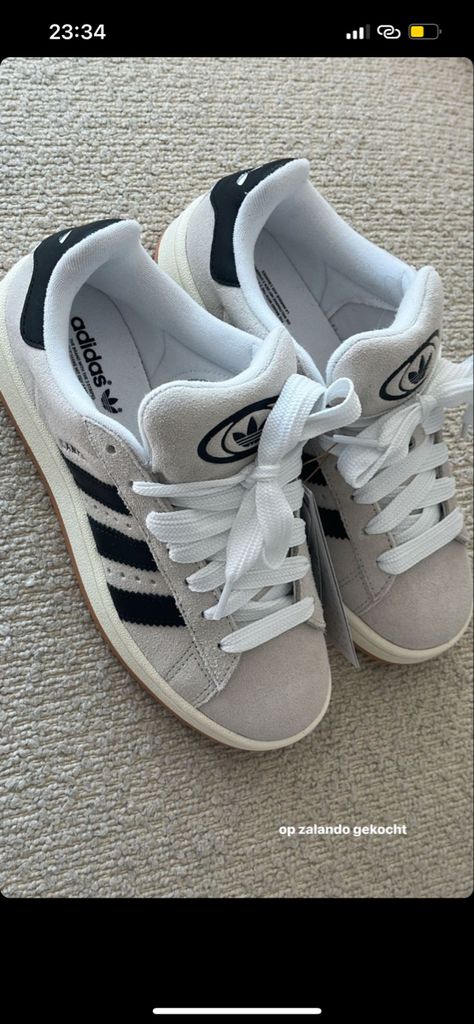 Adidas Campus 00s Colors, Classy Sneakers Women, Dark Grey Jeans Outfit, Pretty Sneakers, Skor Sneakers, Dr Shoes, Shoe Wishlist, Adidas Campus, Hype Shoes