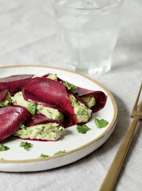 Get the exclusive recipe for raw vegan beet ravioli from the Good for Your Gut cookbook by Desiree Nielsen at bestofvegan.com. Macadamia Pesto, Marinated Beets, Beet Ravioli, Pesto Cheese, Raw Beets, Radicchio Salad, Vegan Party Food, Cheese Course, Beet Recipes