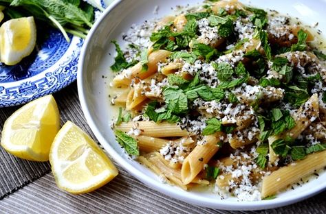 Halloumi Pasta with Lemon and Mint Cold Italian Pasta Salad, Halloumi Pasta, Spring Pasta Recipes, Pasta With Lemon, Cypriot Food, Lemon And Mint, Spring Pasta, Pasta Salad Dressing, Vegetarian Pasta Recipes