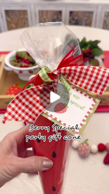 Felicia Pettit | CREATING PARTIES & GIFTS on Instagram: "Looking for a Berry special gift? Check out this adorable strawberry party gift card holder cone! 

Comment ‘Berry’ 🍓for a free printable and supplies. 

#party #partyideas #gift #giftcards #diygiftideas #diygift #mothersdaygift #teacherappreciation" Strawberry Party, Wrapping Ideas, Mothersday Gifts, Gift Card Holder, Best Part Of Me, Party Gifts, Special Gift, Diy Gift, Free Printable