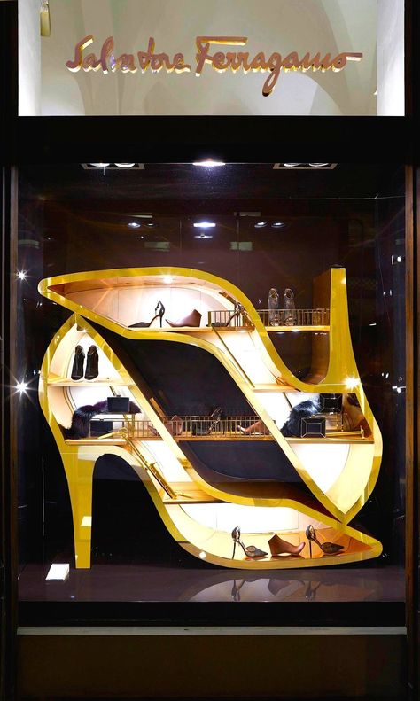 Shoe Store Display, Dream Workshop, Shoe Store Design, Visual Merchandiser, Decoration Vitrine, Store Window Display, Visual Merchandising Displays, Store Window Displays, Window Display Design