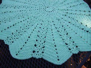 This Teal Round Ripple Blanket can be used as a baby blanket, a lap blanket or a throw. Your end result will look like a 12-point star with beautiful lace. Crochet Ripple Pattern, Ripple Blanket, Crochet Baby Blanket Free Pattern, Star Blanket, Crochet Blanket Afghan, Baby Afghan Crochet, Crochet Stars, Manta Crochet, Afghan Patterns