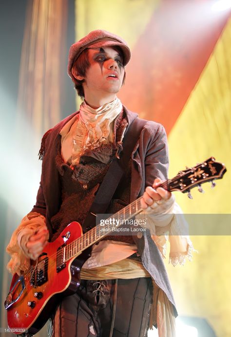 Ryan Ross Nothing Rhymes With Circus, Newsboy Hat Outfit, Jon Walker, Spencer Smith, Emo Men, Band Outfits, Ryan Ross, Panic At The Disco, Brendon Urie