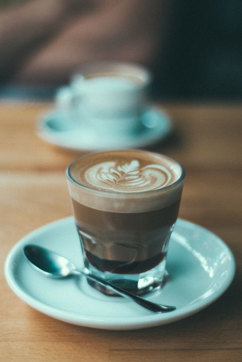 Coffee Photography, Coffee Latte, A Cup Of Coffee, Chocolate Coffee, Latte Art, Coffee Cafe, Espresso Coffee, Coffee Love, Coffee Art