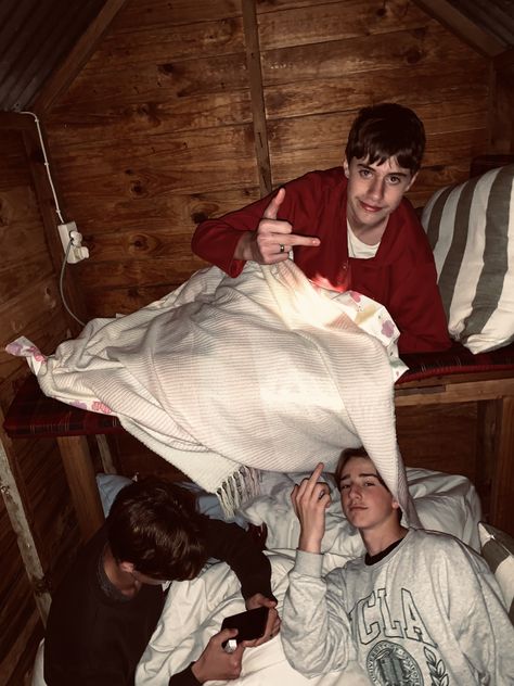 Sleepover Vibes, Boys Sleepover, Sleepover Aesthetic, Boy Sleepover, Random Story, Friendship Aesthetic, Teenage Life, Aesthetic Boys, Teenage Dream