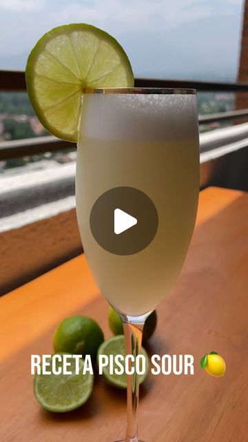 Pisco Sour Receta, Easy Split Pea Soup, Four Loko, Split Pea Soup Recipe, Pea And Ham Soup, Sour Foods, Pisco Sour, Split Pea Soup, Summer Gathering