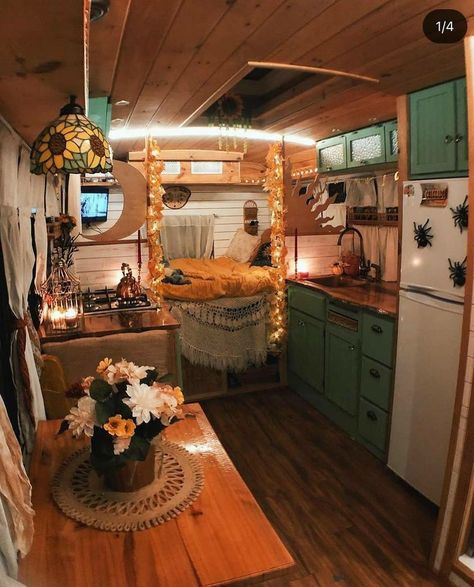 School Bus Tiny House, Caravan Decor, Camper Interior Design, Bus Living, Vintage Camper Remodel, Caravan Renovation, Kombi Home, Diy Camper Remodel, Bus House