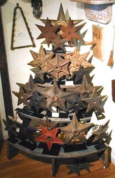 Metal Stars Decor Outdoor, Rustic Star Tree Topper, Tin Christmas Tree Star Topper, Metal Star Christmas Decor, Old Barn Star Furniture, Primitive Stars, Stars Vintage, Tin Star, Star Decor