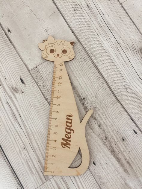 Wooden Lasercut Ideas, Fibrofacil Ideas, Mustache Shapes, Glass Etching Patterns, Laser Cut Decor, Jewelry Template, Wooden Ruler, Leather Craft Projects, Cdr File