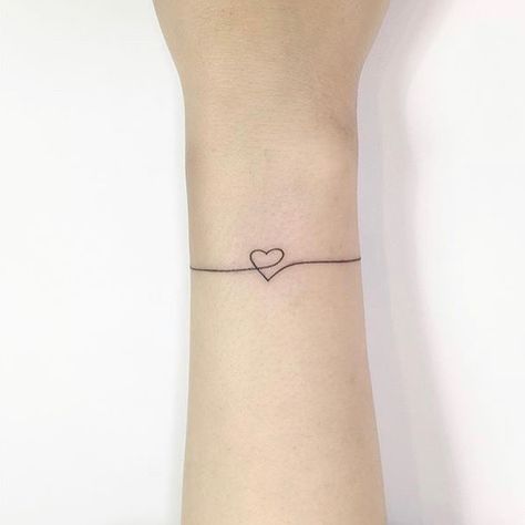 Infinity Band Tattoo, Matching Bracelet Tattoos, Delicate Bracelet Tattoo, Armband Tattoo Frau, Tattoos Pulseras, Tattoos For Siblings, Tattoo Armband, Ankle Band Tattoo, Simple Leg Tattoos