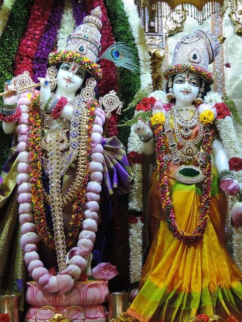 Godha Devi, Shree Ram Photos, Hindu Statues Goddesses, Bhagavata Purana, Iskcon Krishna, God Photos, 1st Birthday Photoshoot, Shakti Goddess, Hindu Statues