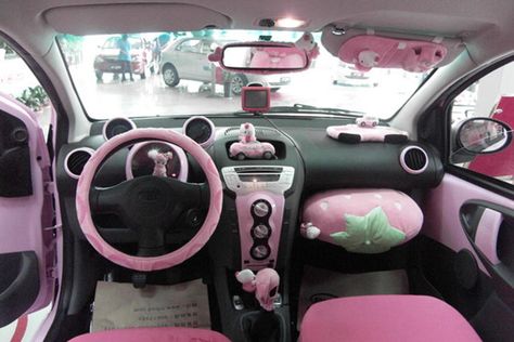 Hello Kitty Car Accessories, Pink Car Accessories, Hello Kitty Car, Girly Car Accessories, Chinese Car, Car Deco, Girly Car, Car Goals, Cute Car Accessories