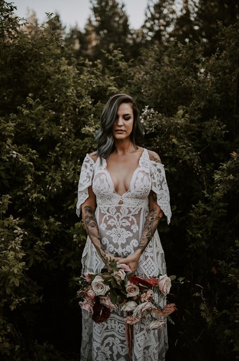 Boho Lace Wedding Dress Plus Size, Curvy Boho Bride, Boho Western Wedding Dress Plus Size, Wedding Dresses Plus Size Boho, Vintage Western Wedding Dress, 10 Year Vow Renewal Ideas Gowns, Western Vow Renewal, Boho Wedding Dress Lace Vintage, Boho Plus Size Wedding Dress