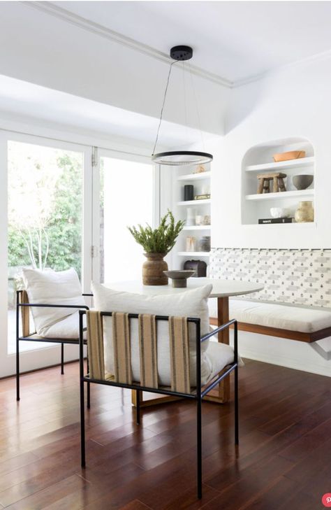 shapeside interiors banquette Spanish Dining Room, Croft House, Spanish Revival Home, Home Refresh, Spanish Modern, Colonial Interior, Mediterranean Interior, Mediterranean Living, Brown Rooms