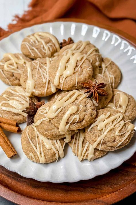 These Espresso Chai Cookies with maple cinnamon icing are everything you love about a chai latte, in cookie form. They are dense, thick, beautifully flavored treats infused with warm spices and a spiced glaze with a hint of espresso. Apple Cinnamon Scones Recipe, Cinnamon Glaze Recipe, Cinnamon Scones Recipe, Chai Cookies, 31 Daily, Cookie Icing Recipe, Cinnamon Icing, Cinnamon Scones, Christmas Cookie Box