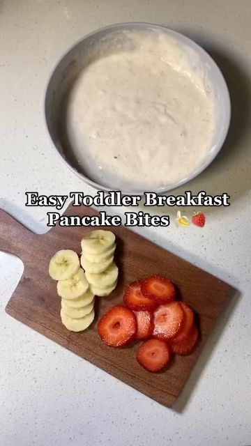 motherhood | lifestyle | food | BLW on Instagram: "Easy toddler breakfast idea: pancake bites! Prepare your favorite pancake batter, slice the fruit; I used bananas and strawberries, dip into the batter and cook like you normally would pancakes over low-medium heat! #pancakes #breakfast #breakfastideas #breakfastidea #breakfastrecipes #toddlers #toddlerbreakfast #kidsfood #babyledweaningrecipes #babyledweaningideas #babyledweaning #blw #blwideas #blwrecipes #blwmeals #toddlerfood #toddlermeals # Easy Toddler Breakfast, Strawberry Banana Pancakes, Fruit Pancakes, Pancakes Breakfast, Pancake Bites, Toddler Breakfast, Motherhood Lifestyle, Baby Led Weaning Recipes, Healthy Toddler Meals