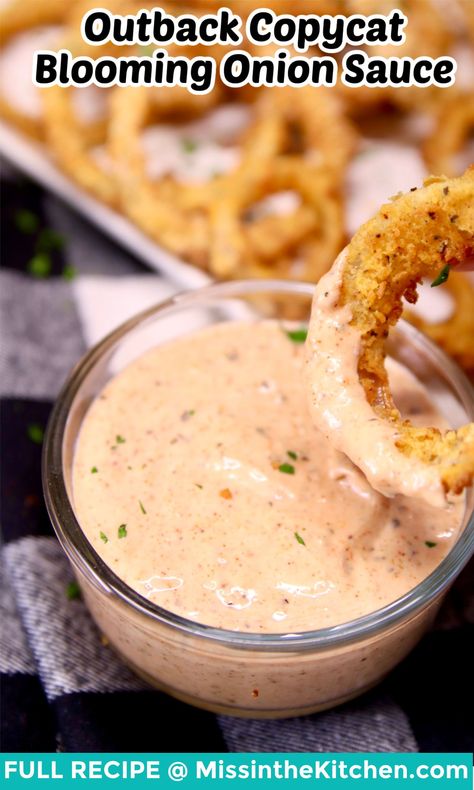 Blooming Onion Sauce Recipe, Onion Rings Dipping Sauce, Onion Ring Sauce, Onion Sauce Recipe, Blooming Onion Sauce, Onion Appetizers, Blooming Onion Recipes, Top Dinner Recipes, Fried Chicken Strips