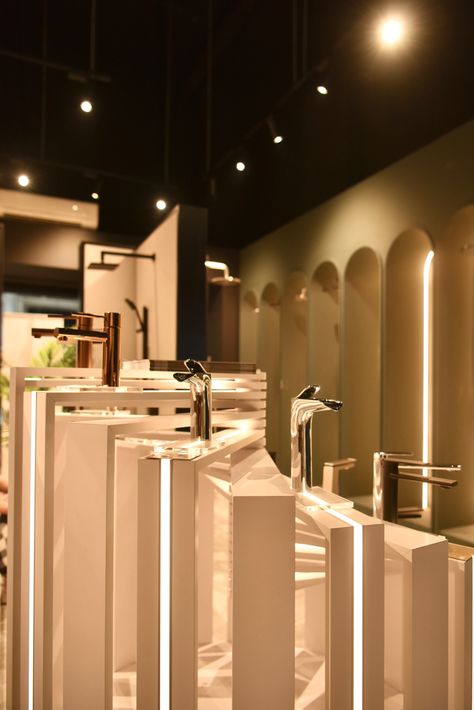 Sanitary Fittings Design, Sanitary Ware Showroom Design, Sanitary Showroom, Showroom Ideas, Bathroom Sanitary, Bath Showroom, Bathroom Fittings, Sanitary Ware, Store Design Interior