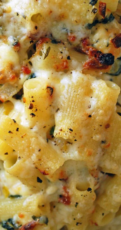 Vegetarian Mac And Cheese, The Best Mac And Cheese, Mediterranean Recipes Healthy, Mac And Cheese Casserole, Mediterranean Diet Recipes Dinners, Greek Dinners, Mediterranean Pasta, Cheese Spinach, Easy Mediterranean Diet Recipes