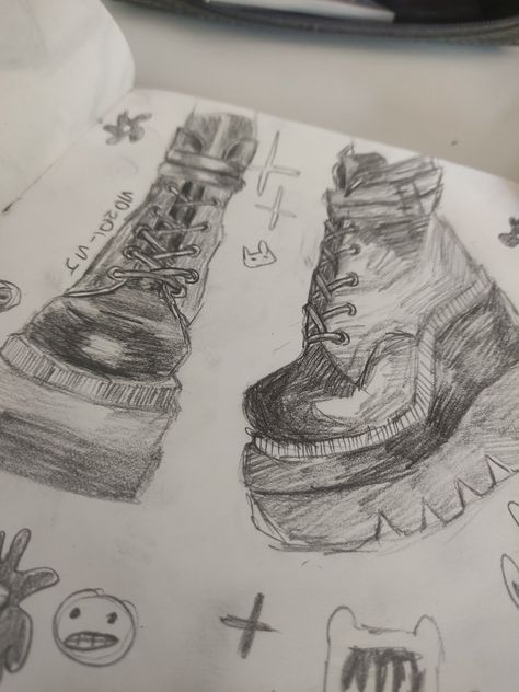 Aesthetic Shoe Drawings, Big Shoes Or Big Gloves Drawing, Shoes For Women Drawing, Goth Shoes Drawing, How To Draw Feet With Shoes Front View, How To Draw Chunky Shoes, Alt Shoes Drawing, How To Draw Platform Shoes, How To Draw Shoes Side View