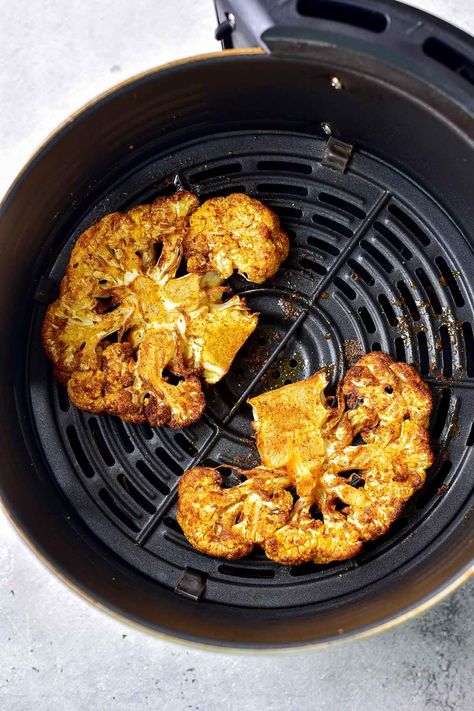 Want to make delicious Air Fryer Cauliflower Steaks? These seasoned veggie steaks are crispy on the outside, tender inside and easy to make! Air Fryer Recipes Cauliflower, Air Fryer Cauliflower, Cauliflower Steaks Recipes, How To Cook Cauliflower, Recipes Cauliflower, Cauliflower Steak, Homemade Cajun Seasoning, Cauliflower Steaks, Air Fryer Dinner Recipes