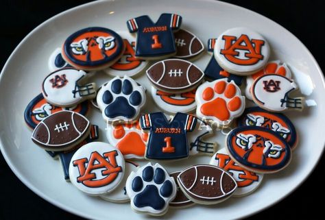 AU cookied Tailgate Sweets, Auburn Cookies, Football Desserts, Football Cookies, Football Parties, Cakes And Cookies, Graduation Cookies, Party Food And Drinks, Cookie Inspiration