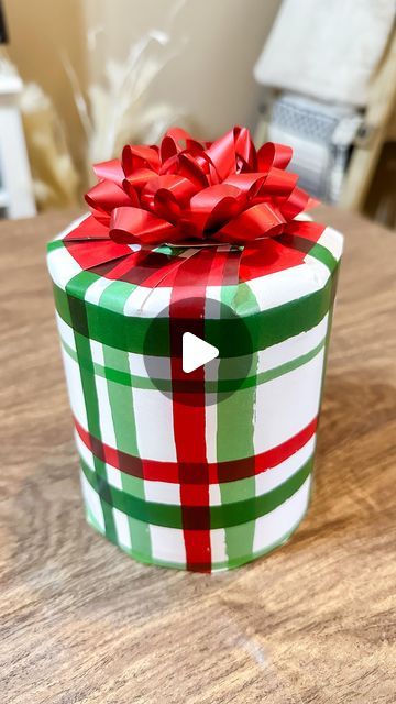 Wrap A Candle, Wrapping Clothes, Gift Wrapping Candles, Wrapping Hacks, Wrapping Techniques, Gift Wrapping Techniques, John Williams, How To Wrap, Candle Wrap