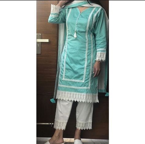 Kurti Lace Design, Plain Suit Design, Printed Suit Design, Lace Kurti, Style Outfits Summer, Summer Vibes Aesthetic, Plain Suit, Stylish Kurtis Design, Lace Suit