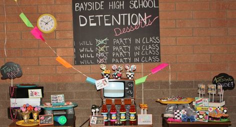 90s theme party | Bayside High School desserts and decorations Saved By The Bell Party, Decade Party, Throwback Party, 90s Theme Party, 80s Theme Party, Breakfast Party, Back To School Party, 90s Party, Saved By The Bell