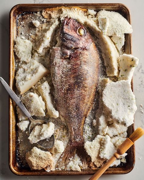 Salt Baked Fish, Baked Whole Fish, Whole Fish Recipes, Fish Recipes Baked, Salmon Tacos, Whole Fish, Lime Salmon, Filling Breakfast, Fish Dinner