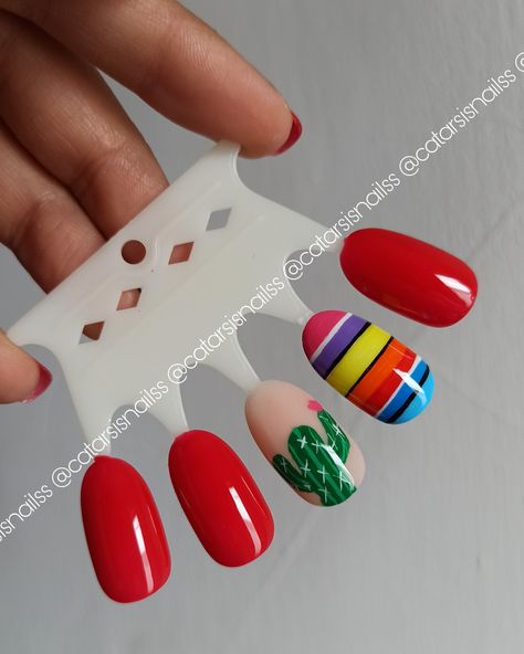 Uñas rojas diseño mexicano cactus sarape zarape mexicanito Nails ideas de uñas Serape Nails, Gelish Inspo, Septiembre Nails, Mexican Nails, Nail Bar, Dope Nails, Red Nails, Pretty Nails, Girly Things