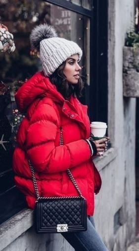 What to Wear in New York | Winter Style | Exploring Life’s Beauty What To Wear In New York, Nyc Winter Outfits, Women's Puffer Coats, Puffer Jacket Outfit, New York Outfit, Outfit Elegantes, Red Puffer Jacket, New York Winter, New York Outfits