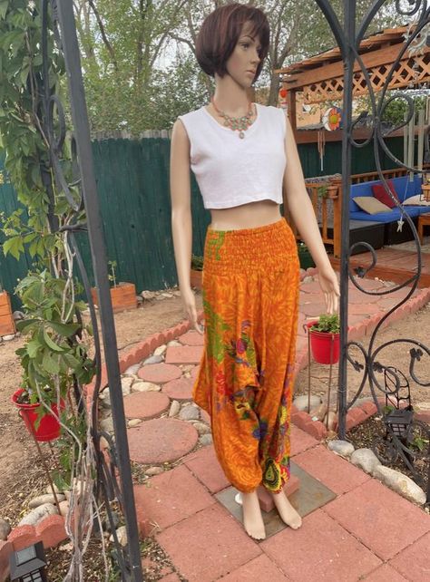 Harem/Zouave pants... 3 different outfits... 1) Strapless pant/dress 2) regular Harem look 3) blouse. #classyragsvintage #instagood #vintagefind #vintageclothing #vintage #vintagestyle #vintagefashion #vintageshop #fashion #retro #secondhand #vintageclothes #streetwear #ootd #sustainablefashion #style#vintageforsale #thrifted #jewelryfashion #jewelryblogger #jewerly #jewels #trendyjewelry #jewelrylovers #handmadejewelry #jewelrylover #jewel #jewelrydesigner #vintagejewelry #vintage #jewelry Different Outfits, Cotton Pants, Tube Top, Dress Pants, Trousers Women, Sustainable Fashion, Harem Pants, Vintage Shops, Maxi Skirt