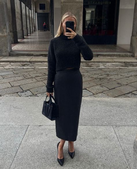 @clairerosecliteur Court Attire, Outfits For Autumn, Work Outfits Women Winter, Claire Rose Cliteur, Claire Rose, Lawyer Outfit, Ladylike Style, Pencil Skirt Outfits, Business Casual Outfits For Work